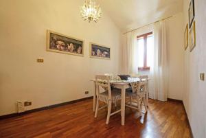 Villa-Mario-b37-